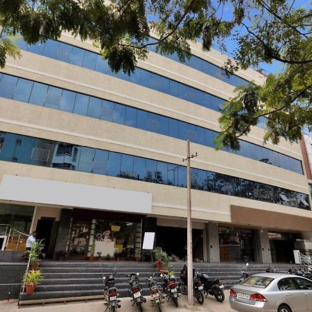 Collection O Gravity Hotel Hyderabad Exterior foto